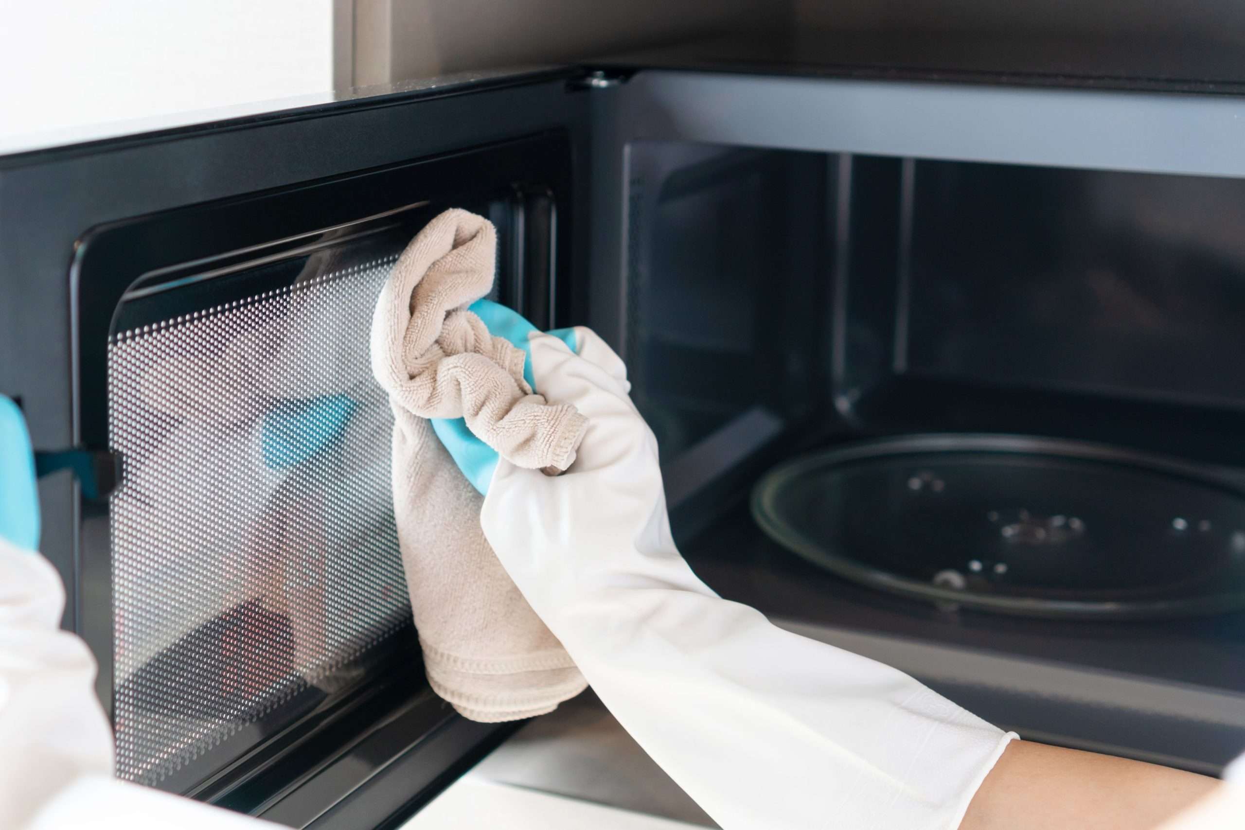 how-to-clean-a-microwave-645e619a7e4ec (1)
