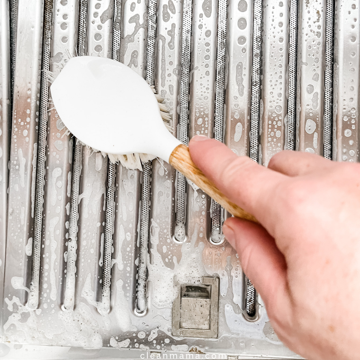 How-to-Clean-Oven-Vent-Filters-Clean-Mama-