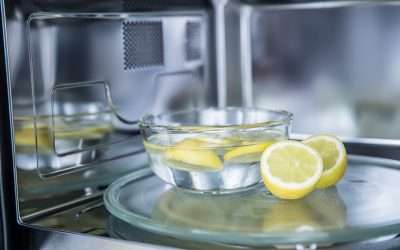 How to Clean Your Microwave Naturally with 3 Magic Ingredients: Lemon, Baking Soda and Vinegar