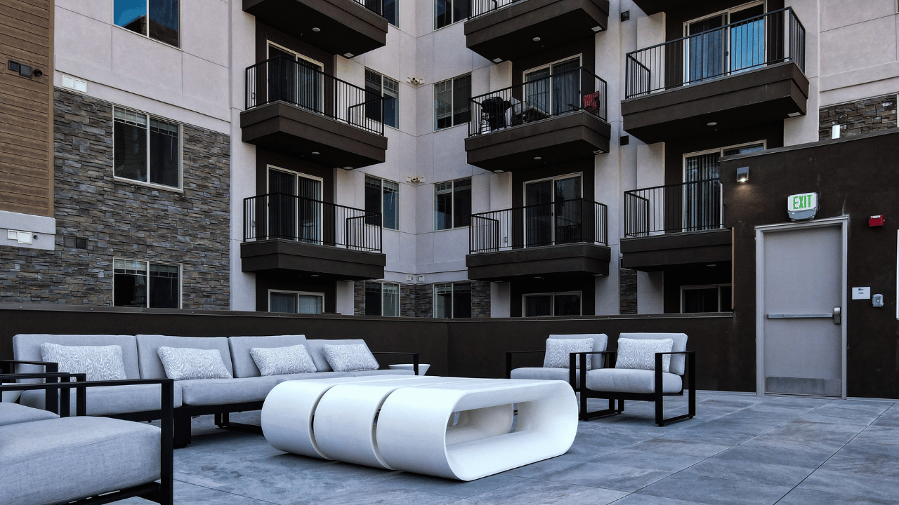 Shoreline Apartment